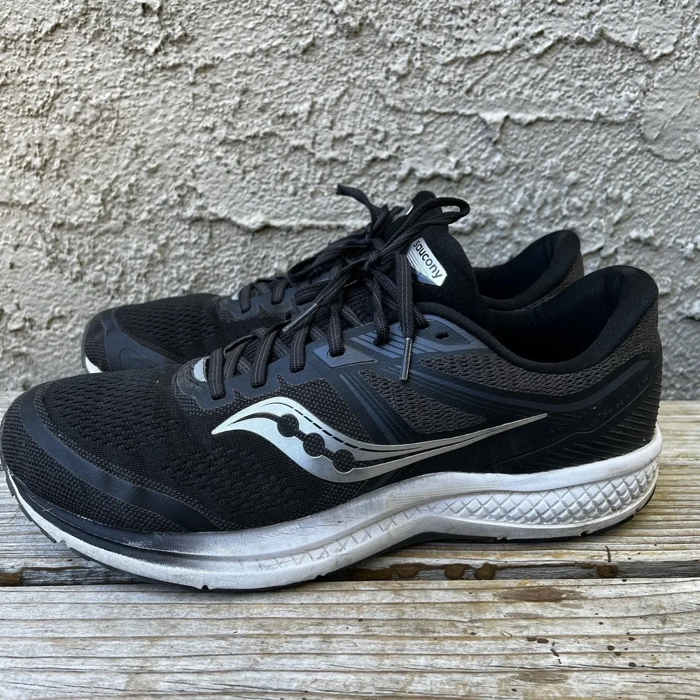 Saucony Shoes Men Size 12.5 Omni 19 Running Black White Sneakers Low Trainers